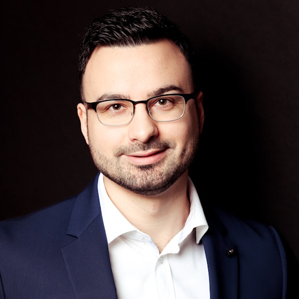 Valentin Rogojkin, Full-Service Expert