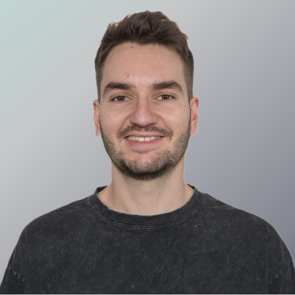 Henrik Dege, Full-Service Expert
